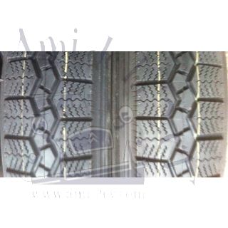 Ensemble de 2 pneus 125 R 15 marque Vee Rubber