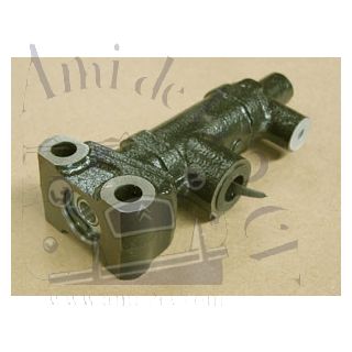 Maître cylindre 2 sorties 4.5 sur tablier 2CV