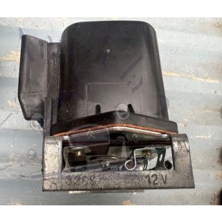 Régulateur Ducellier 8366 12 volts pour 2cv Dyane Méhari Ami 8 à fixer sur la batterie pièce d'origine stock d'époque