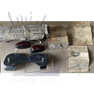 Paire de clignoteurs Labinal fournis avec la platine de montage