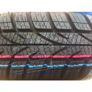 Pneu Maxxis 135/ R 15 pour 2cv