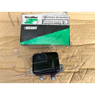Régulateur Ducellier petit modèle avant Juin 1962 reférence 8261-A